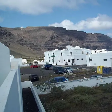 Apartment Sleeps 2 Wifi Orzola